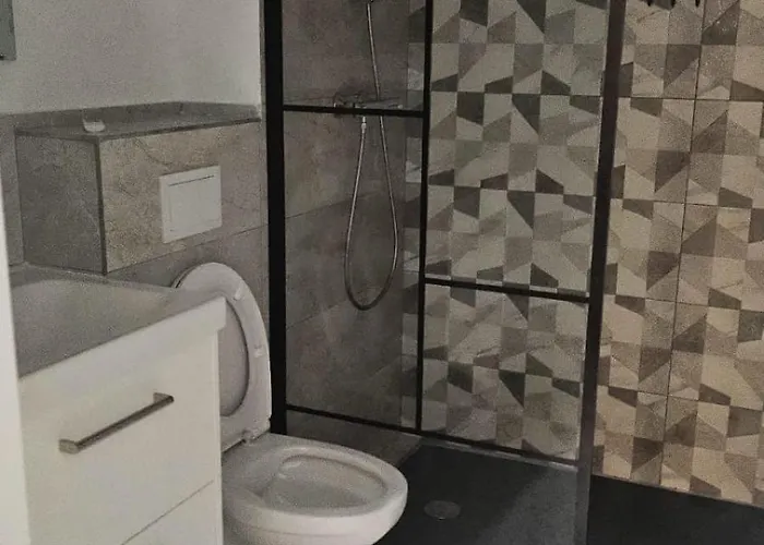 Little Downtown Romana