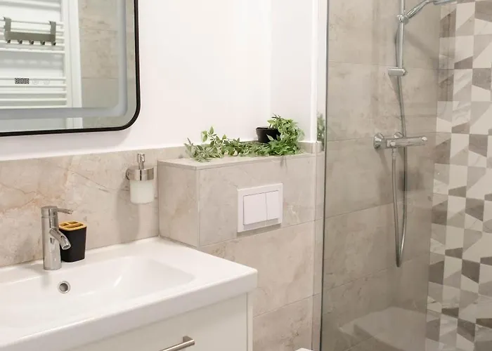 Little Downtown Romana 4*