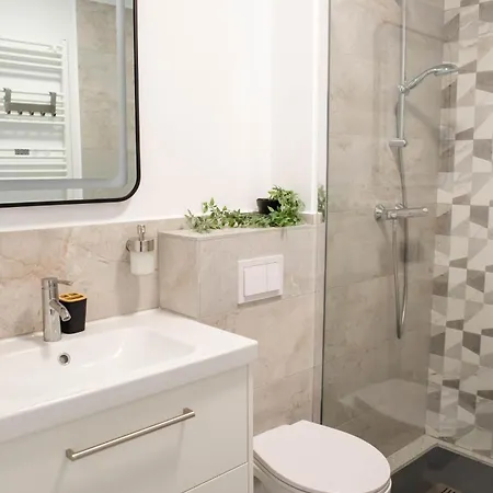 Little Downtown Romana 4*